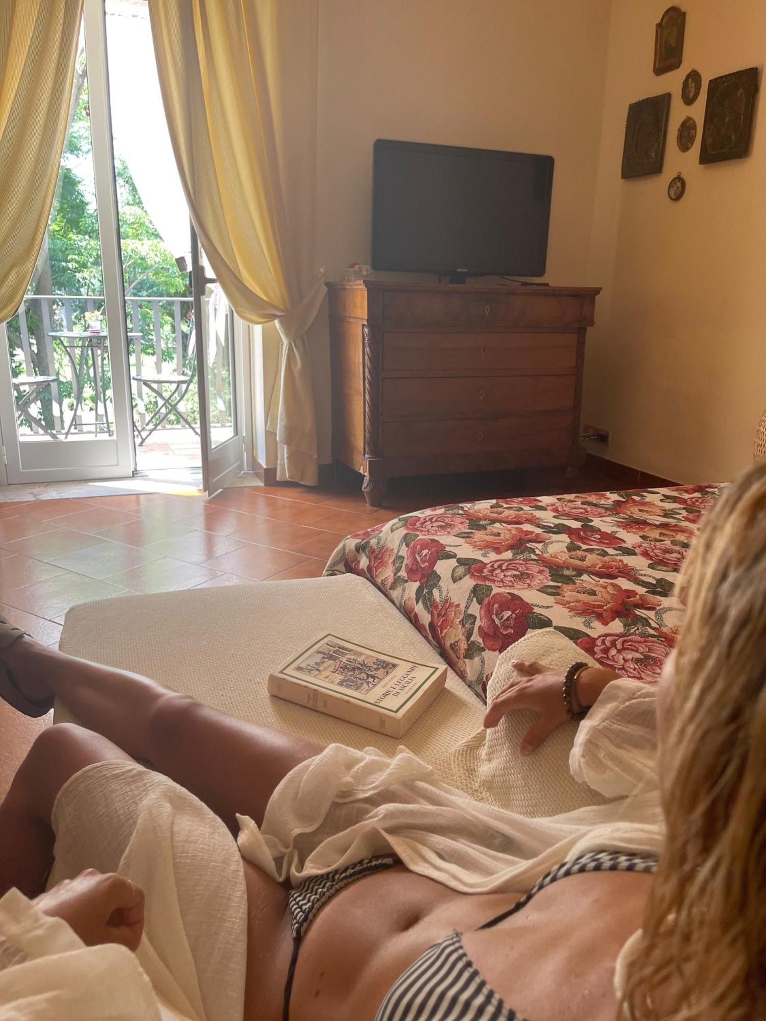 B&B La Villa Giardini Naxos Ngoại thất bức ảnh